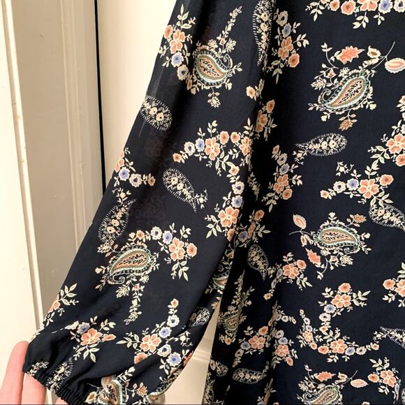 Lush dark floral long sleeve shift dress - Picture 3 of 6